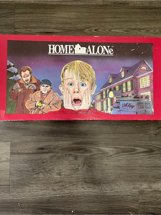 Epic Games Other - Home Alone Retro Board game family friendly based on movie